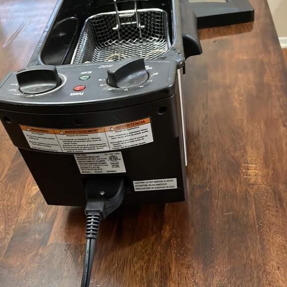 - Hamilton beach deep fryer - Picture 3 of 8